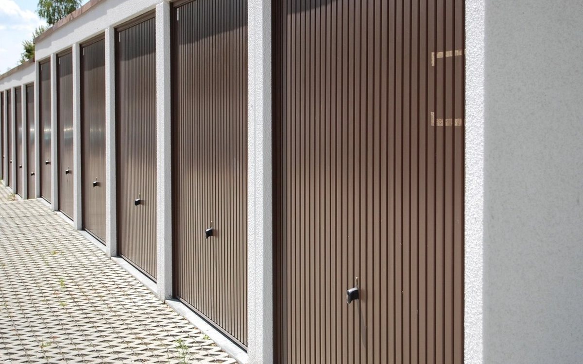 Garage Door Repair Near Downtown Millbrae
